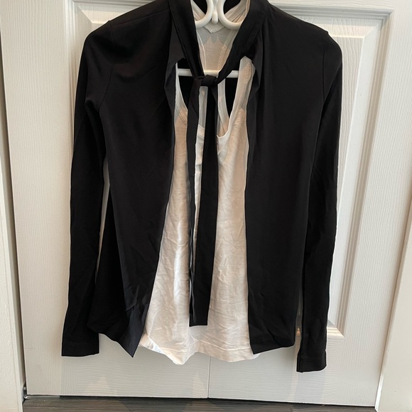 $75 NWT Black Wilfred Chatoyer tee shirt - Picture 8 of 9